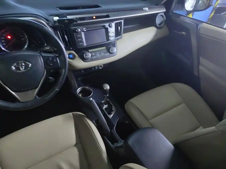 Toyota RAV4 — миниатюра 16