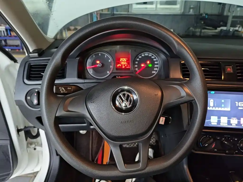Volkswagen Santana — миниатюра 11