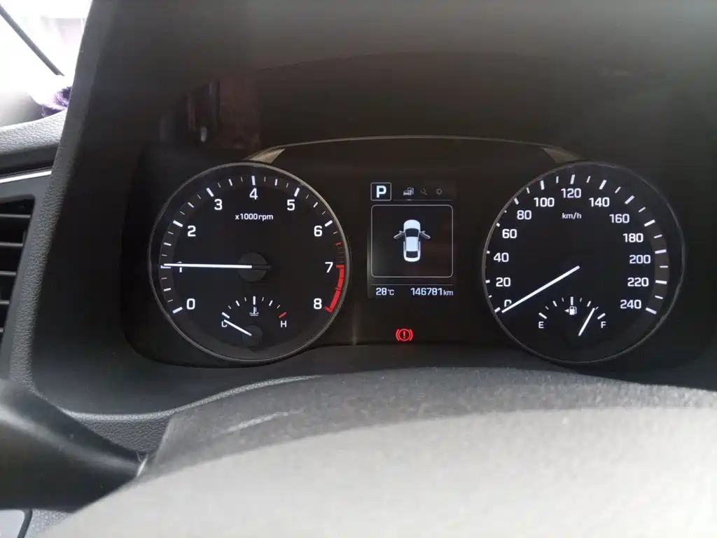 Hyundai Elantra — миниатюра 8