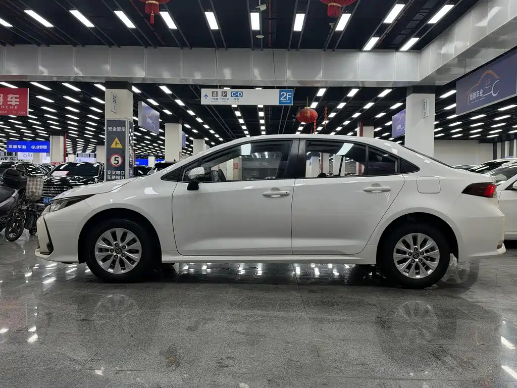 Toyota Corolla — миниатюра 4