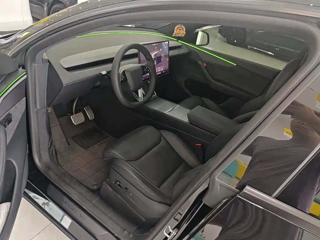 Tesla Model Y L — миниатюра 16