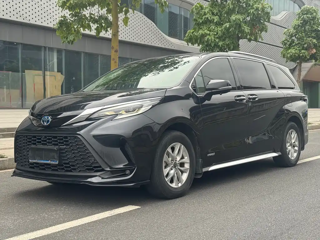 Toyota Granvia 2023