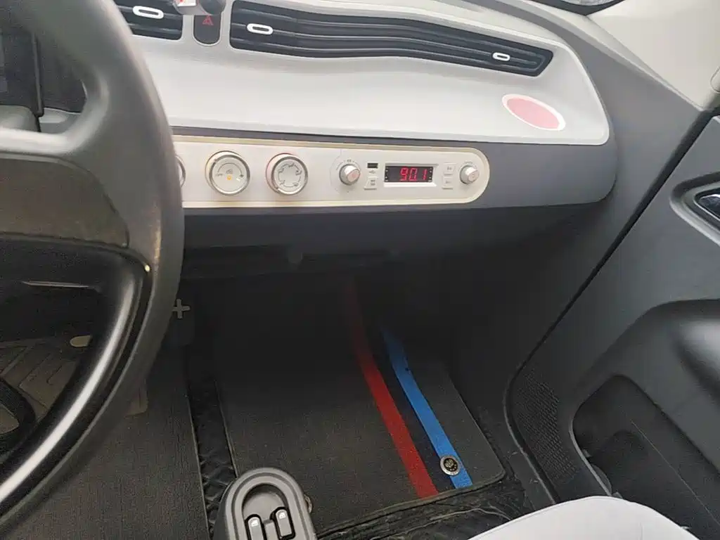 Wuling MINIEV — миниатюра 13