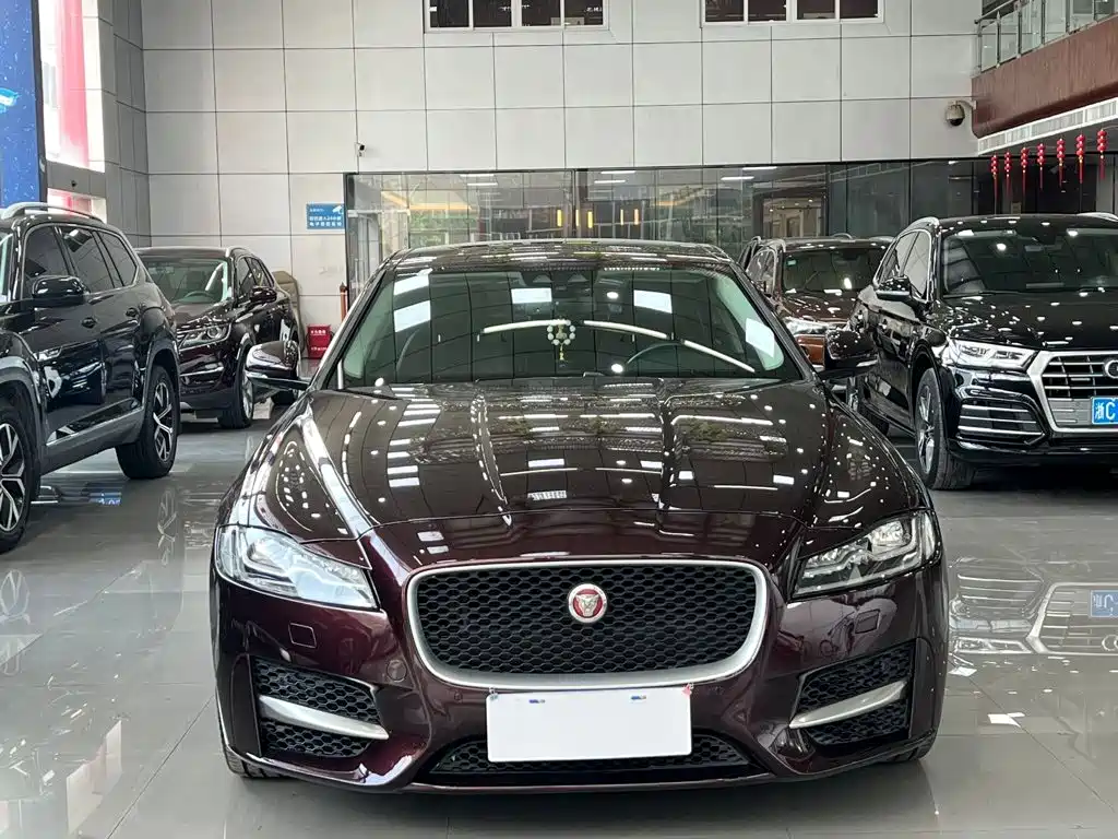 Jaguar XFL — миниатюра 2