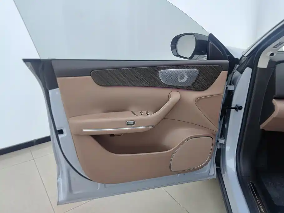 Leapmotor Leapmotor C11 — миниатюра 7