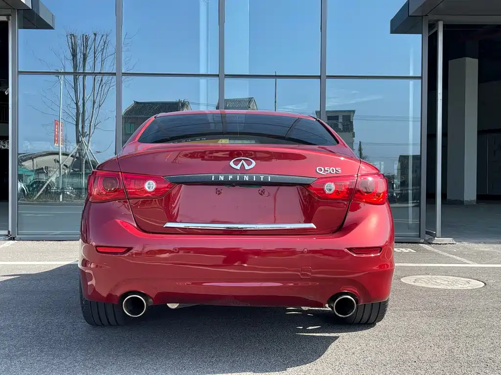 INFINITI Q50