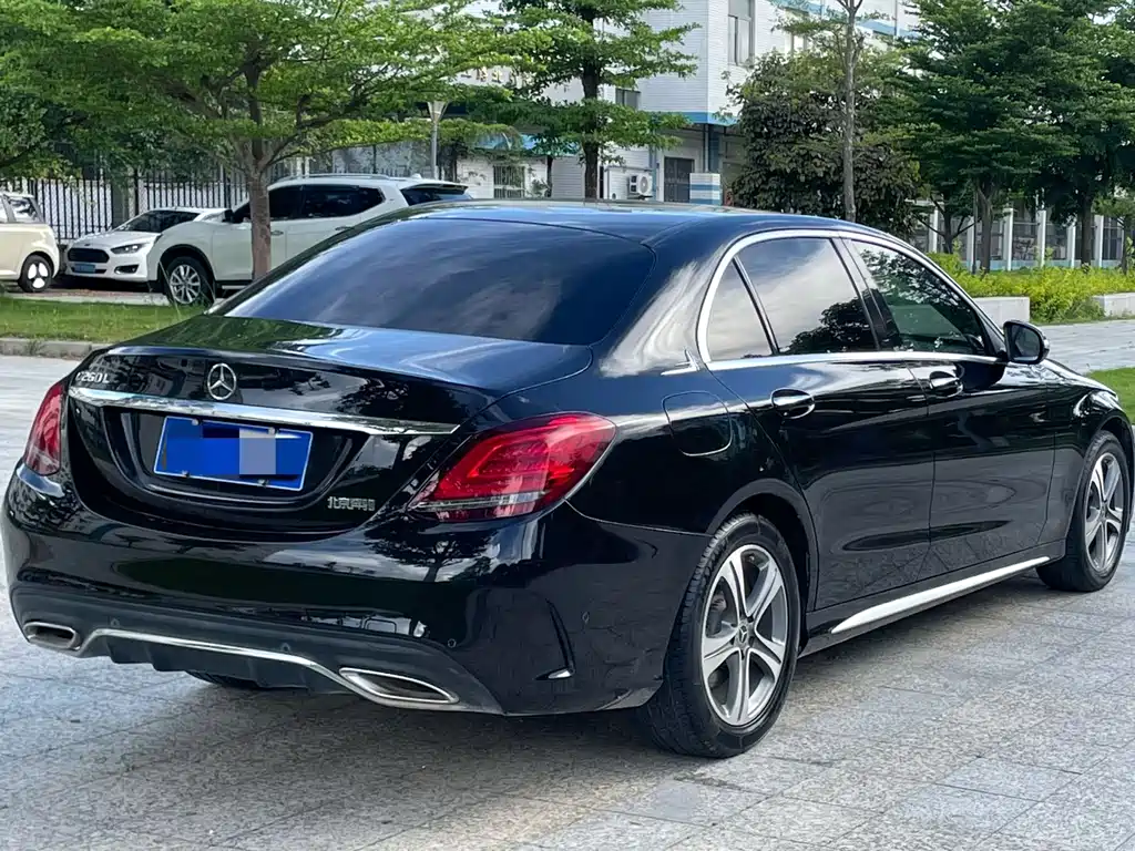 Mercedes-Benz C-Class — миниатюра 14
