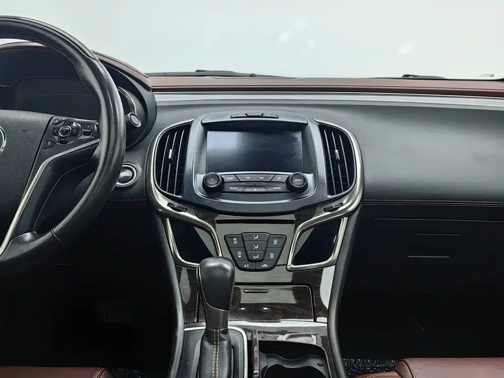 Buick LaCrosse — миниатюра 12