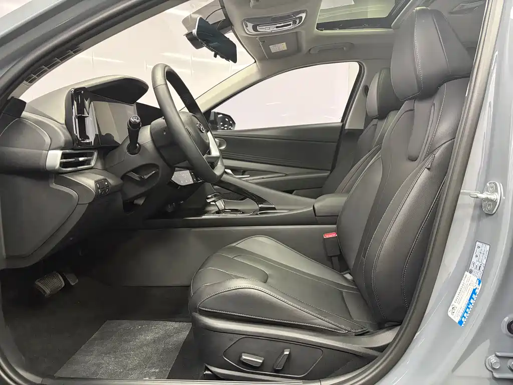 Hyundai Elantra — миниатюра 4
