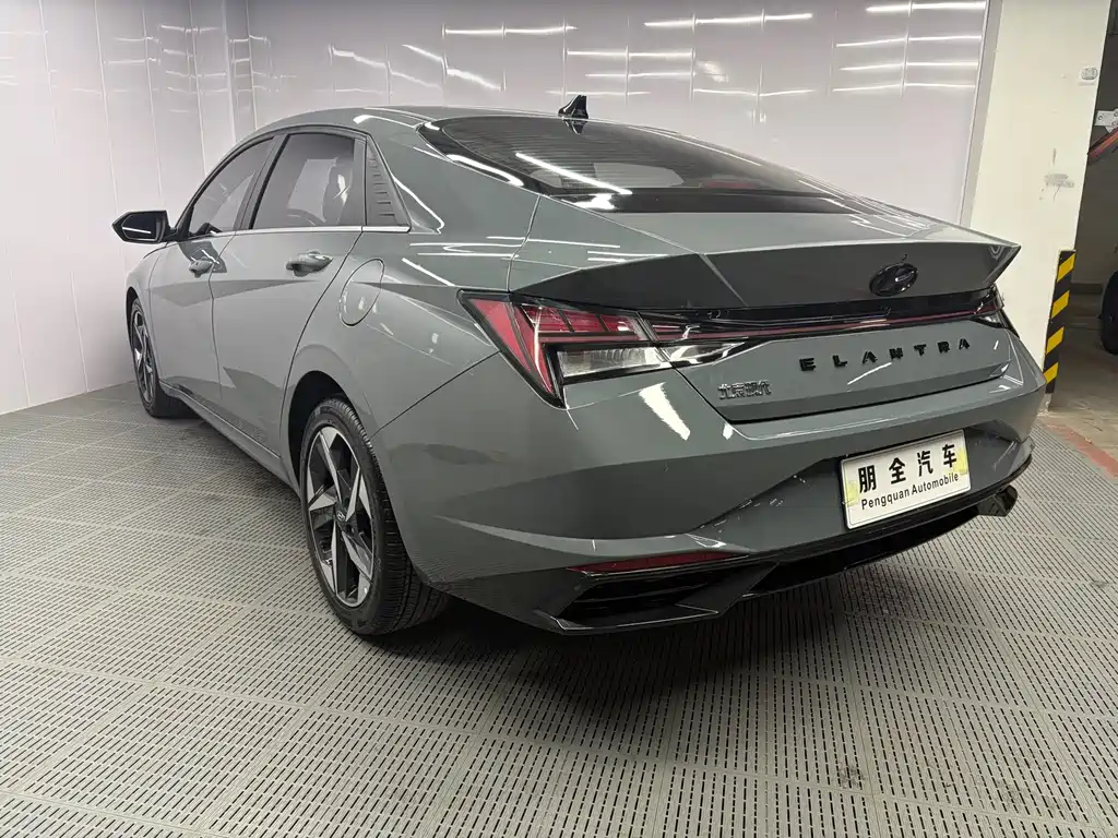 Hyundai Elantra — миниатюра 17
