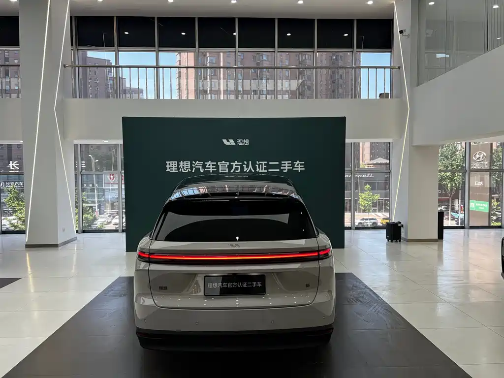 Li Auto i8 2025 Standard