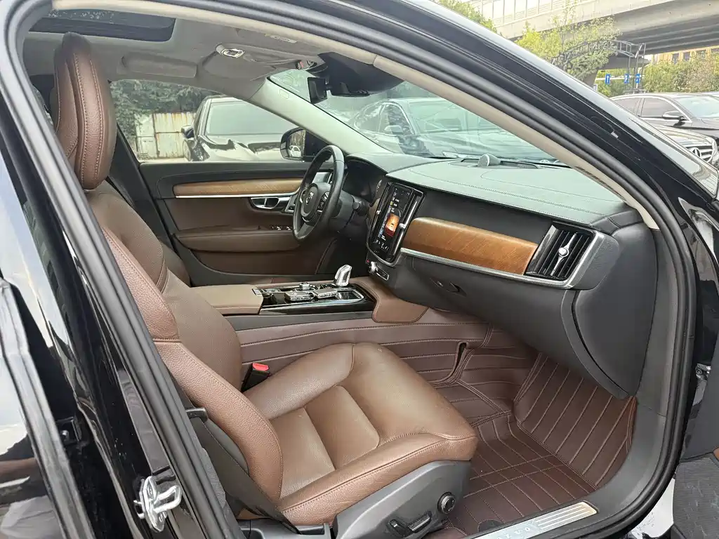 Volvo S90 PHEV — миниатюра 9