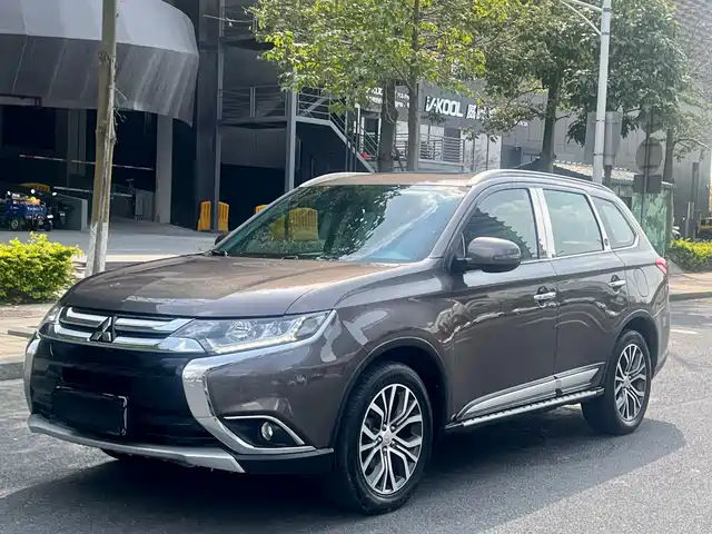 mitsubishi outlander