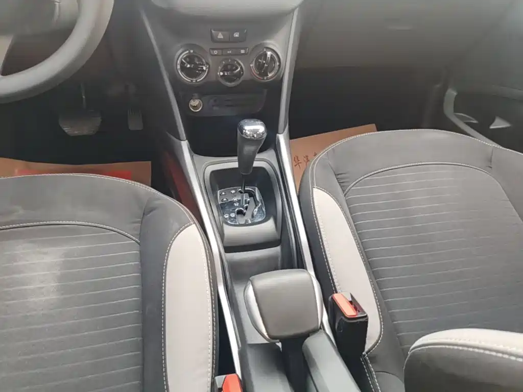 Peugeot 2008 — миниатюра 14