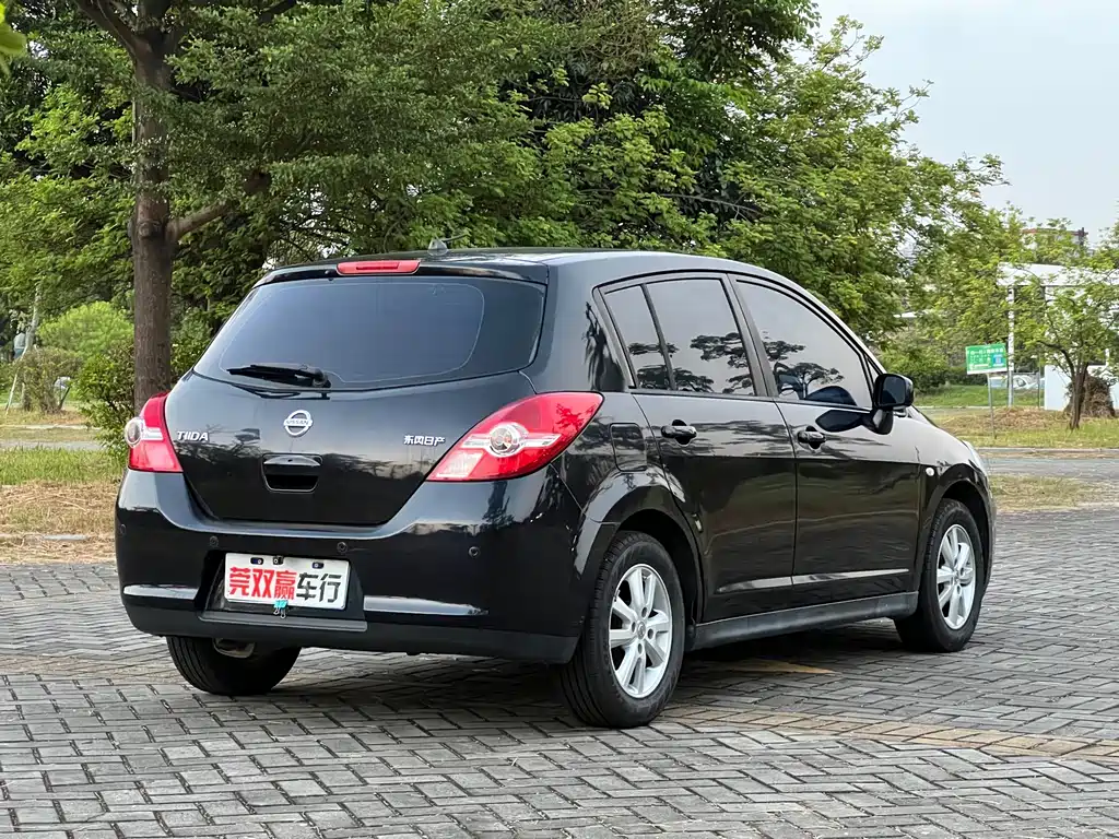 Nissan Tiida — миниатюра 5