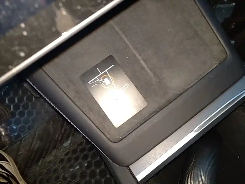 Tesla Model 3 — миниатюра 9