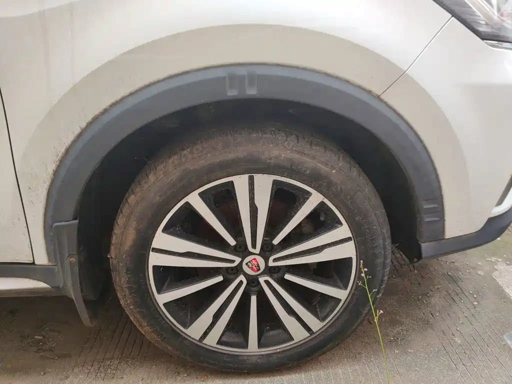 Roewe RX5 — миниатюра 9