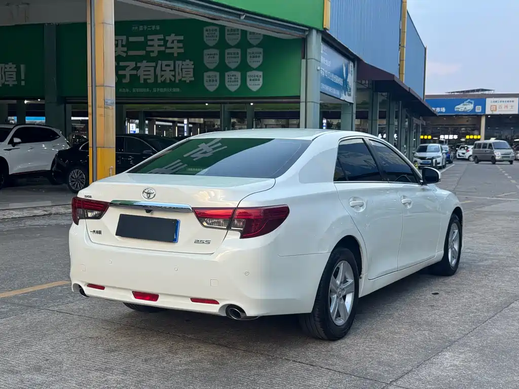 Toyota Reiz — миниатюра 8