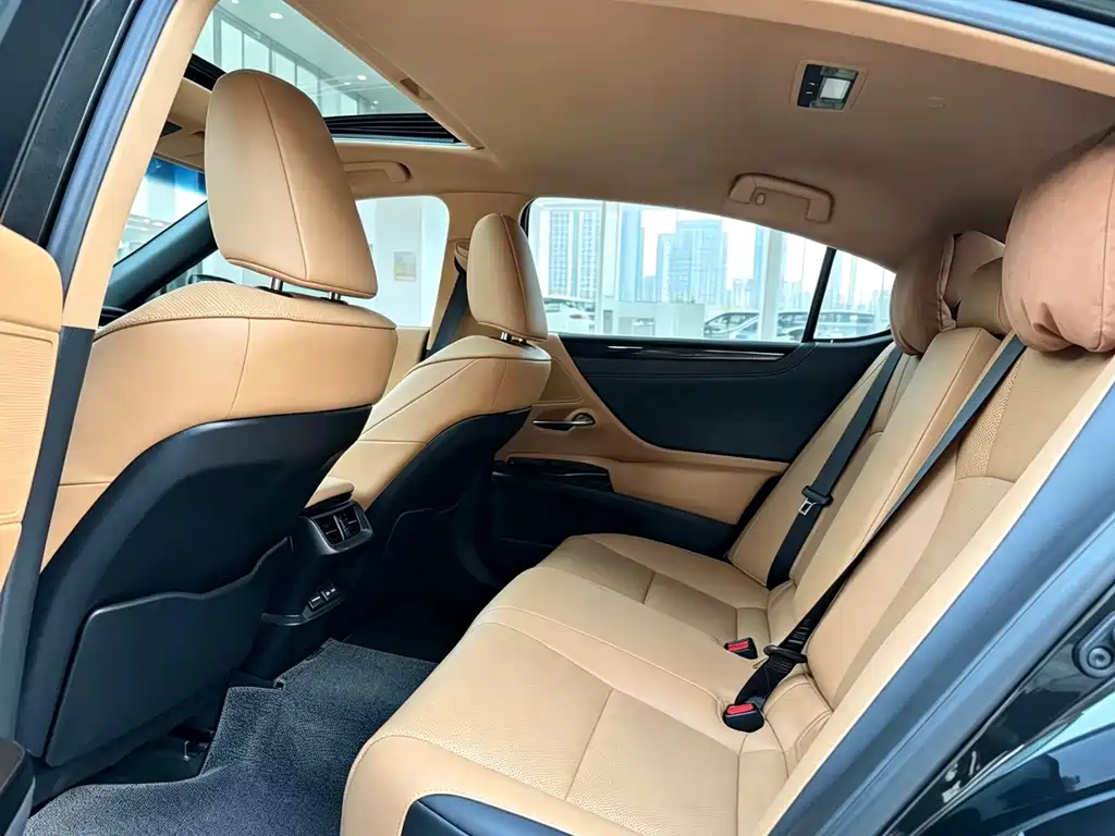 Lexus ES — миниатюра 5