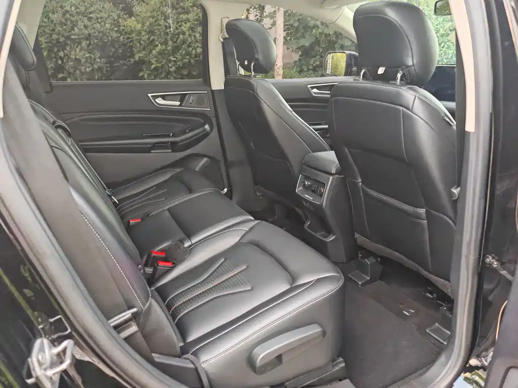 Ford Edge — миниатюра 14