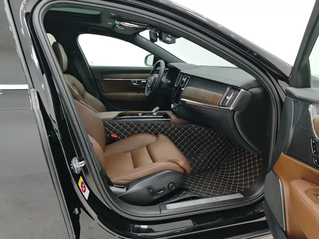 Volvo S90 — миниатюра 12