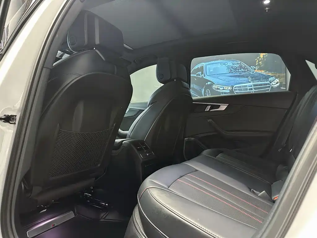 Audi A4L 2024 40 TFSI Luxury