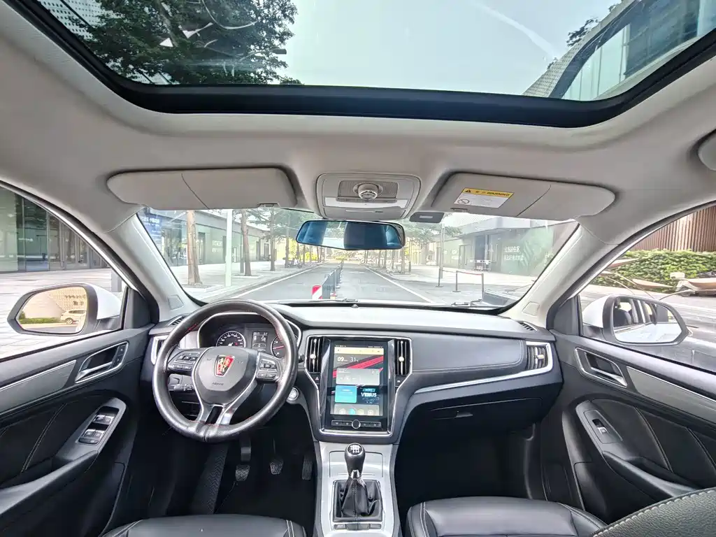 Roewe RX5 — миниатюра 4