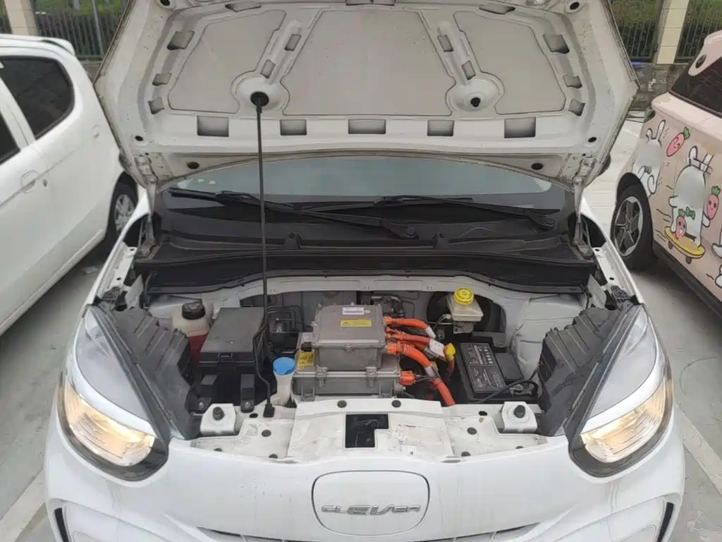 Roewe Clever — миниатюра 20
