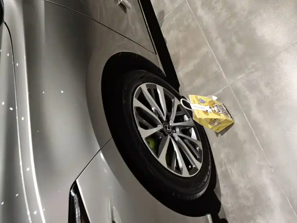Lexus ES — миниатюра 23