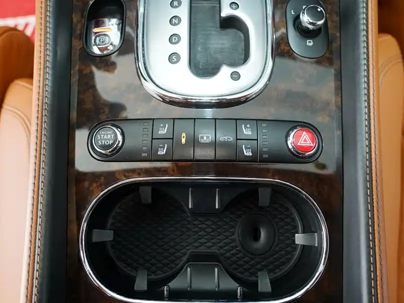 Bentley Flying Spur — миниатюра 11