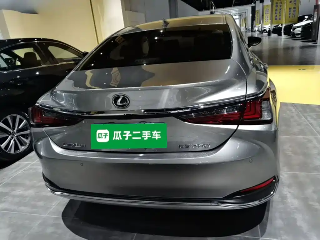 Lexus ES — миниатюра 6