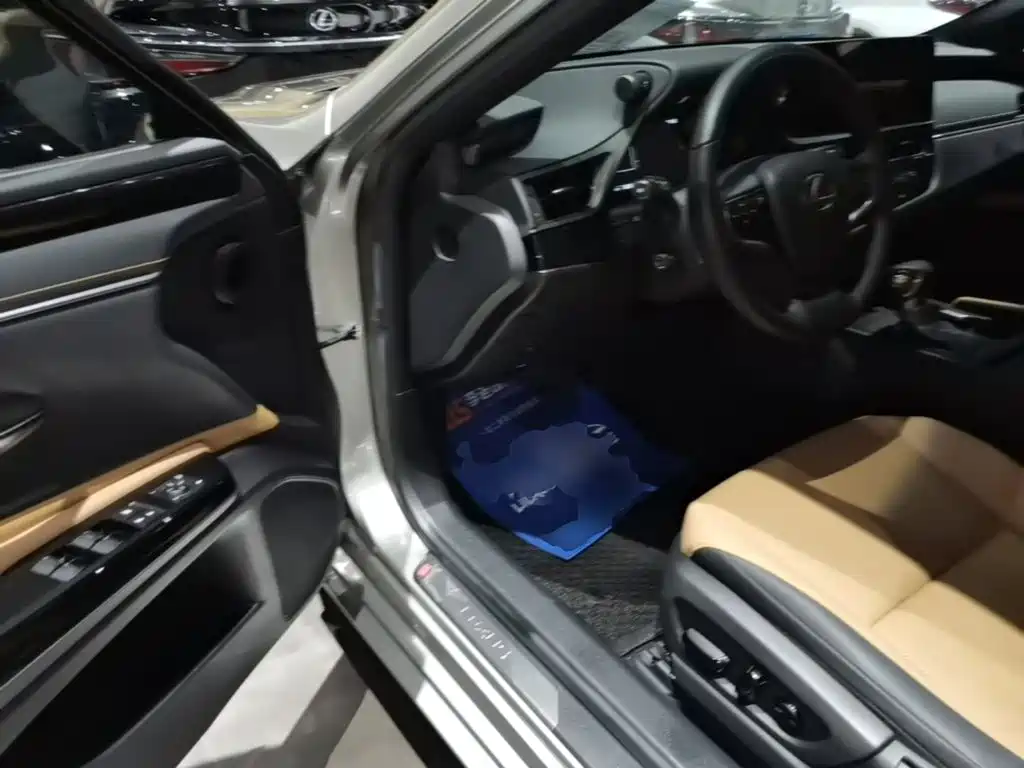 Lexus ES — миниатюра 16