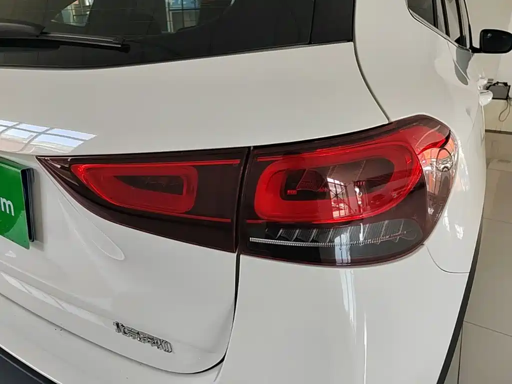 Mercedes-Benz GLA — миниатюра 8