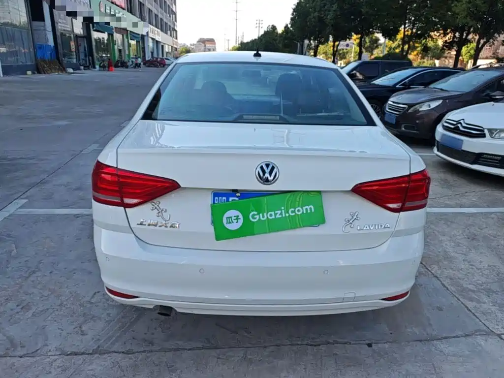 Volkswagen Lavida — миниатюра 6