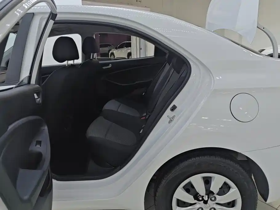 Hyundai Verna — миниатюра 11