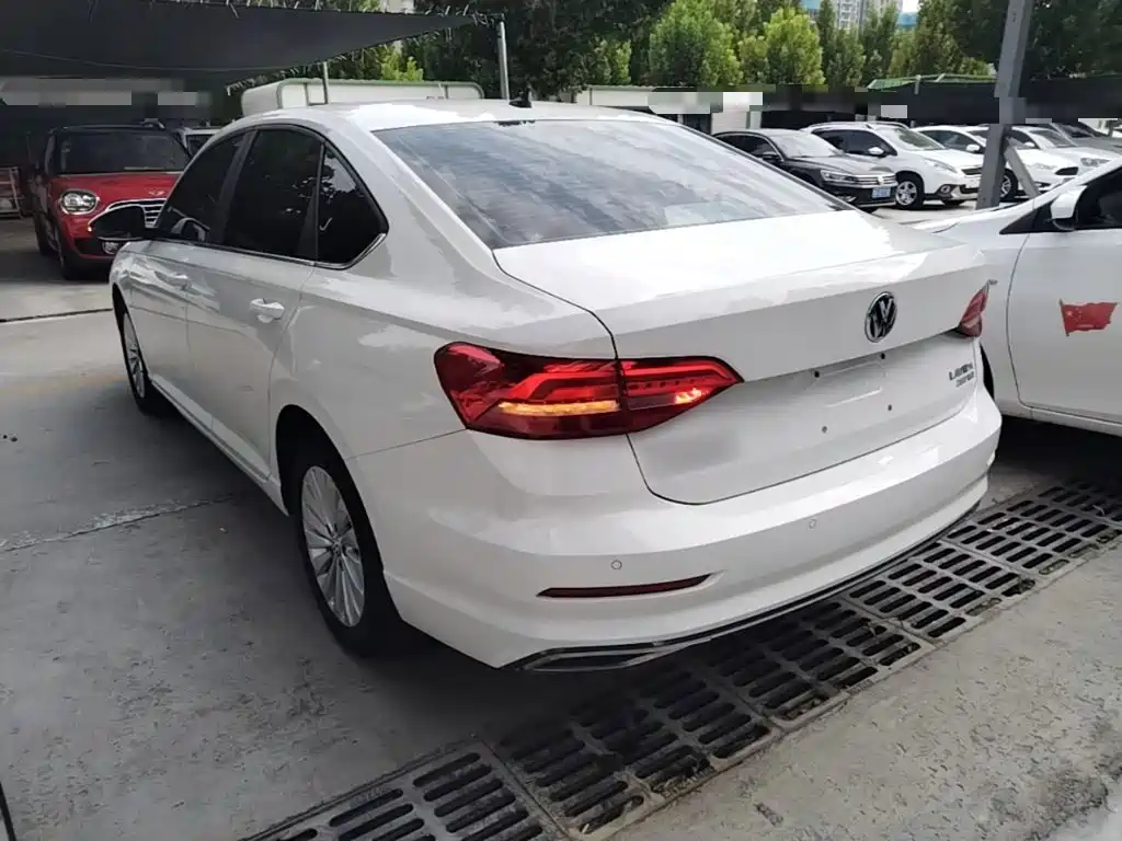 Volkswagen Lavida — миниатюра 5