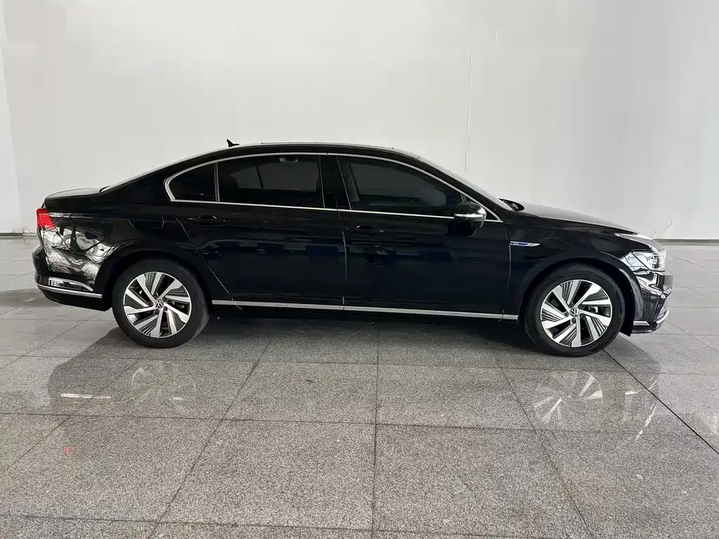 Volkswagen 迈腾 PHEV — миниатюра 3