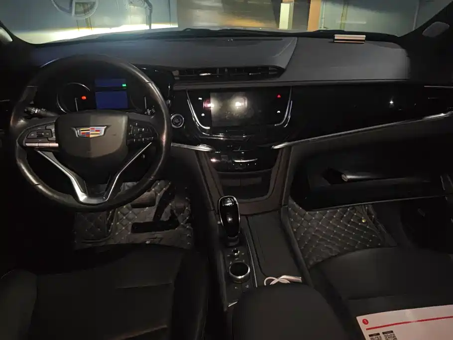 Cadillac XT6 — миниатюра 12