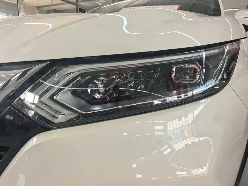 Nissan Qashqai — миниатюра 3