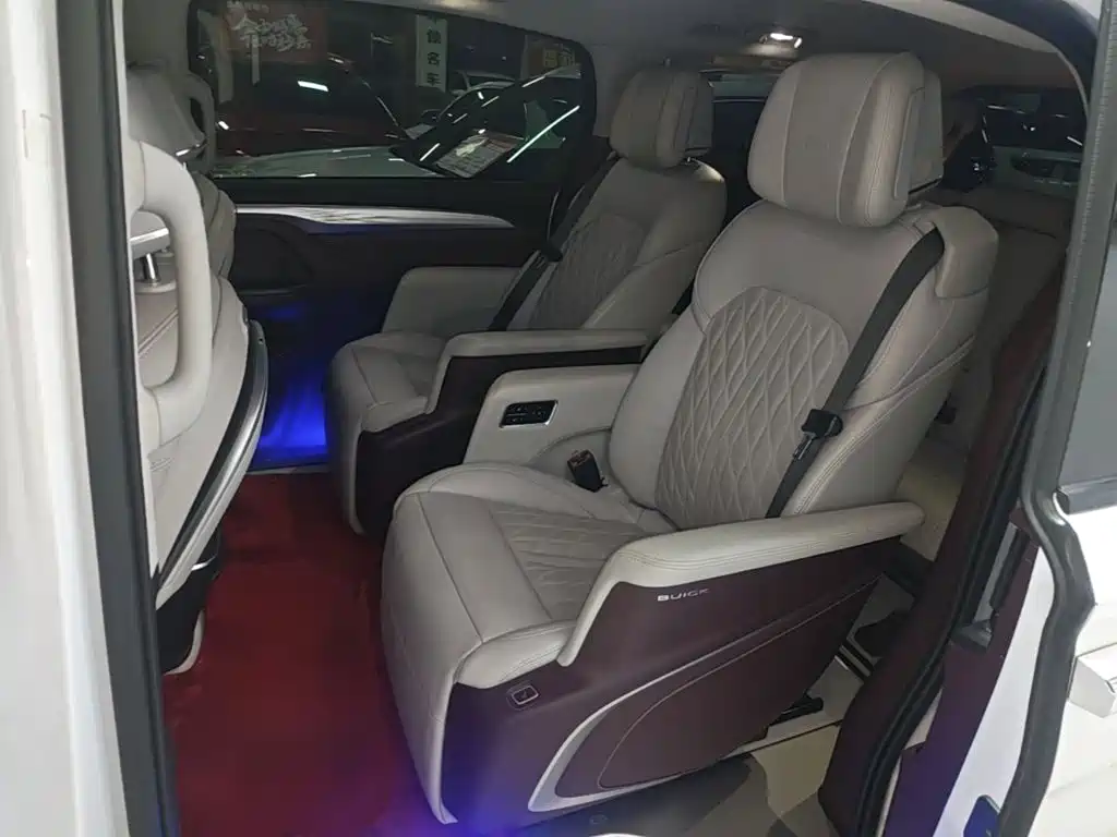 Buick GL8 — миниатюра 17