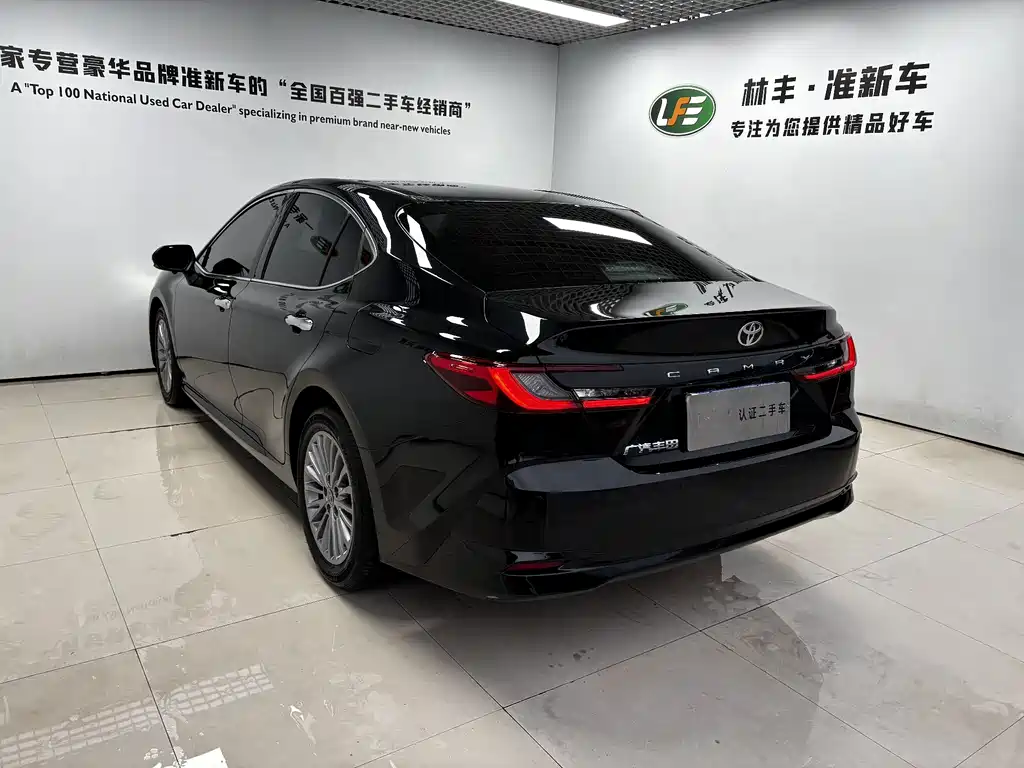 Toyota Camry — миниатюра 7