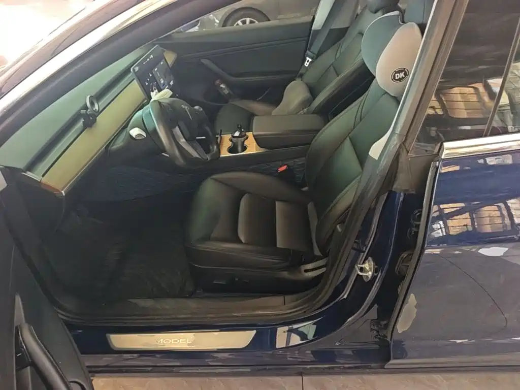 Tesla Model 3 — миниатюра 15