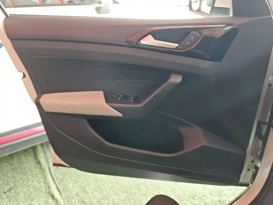 Volkswagen Tharu — миниатюра 7