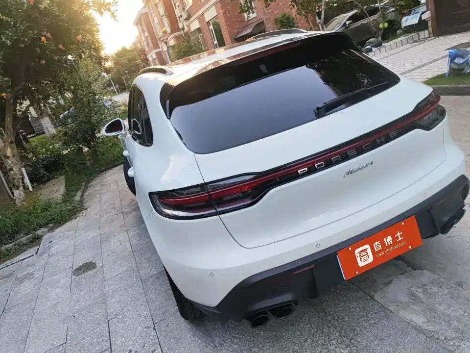 Porsche Macan — миниатюра 3
