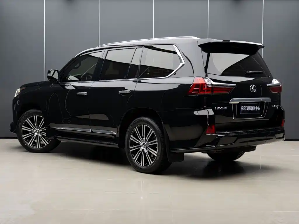 Lexus LX — миниатюра 5