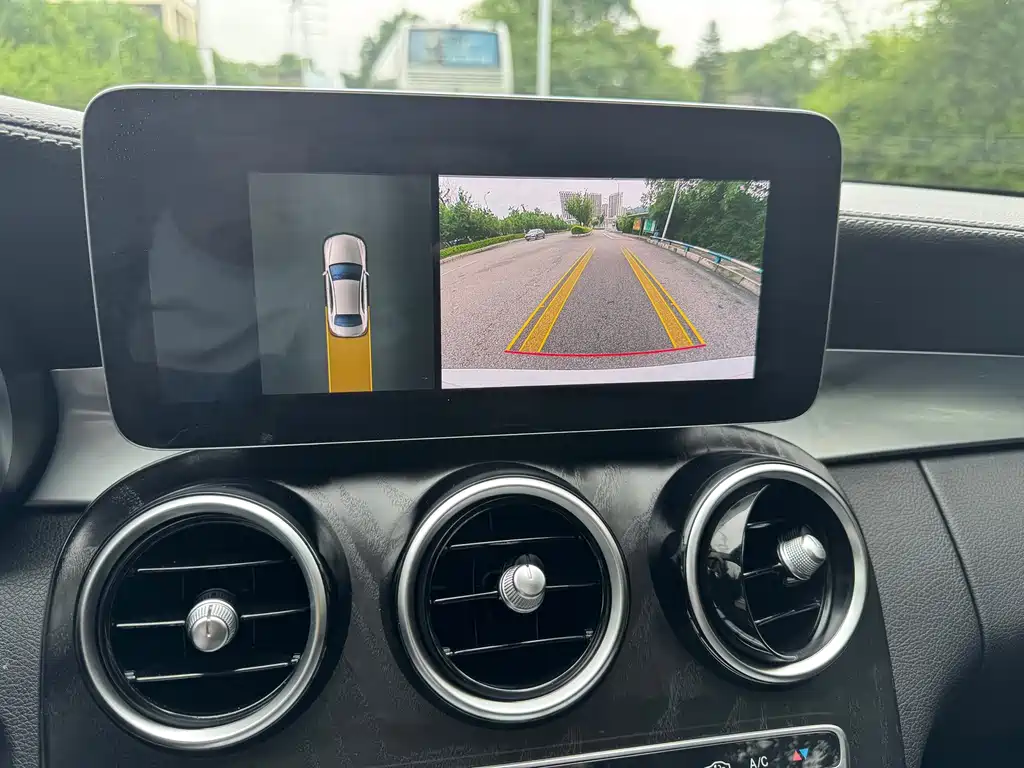 Mercedes-Benz C-Class — миниатюра 16