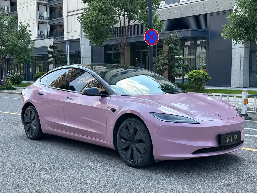 Tesla Model 3 — миниатюра 3