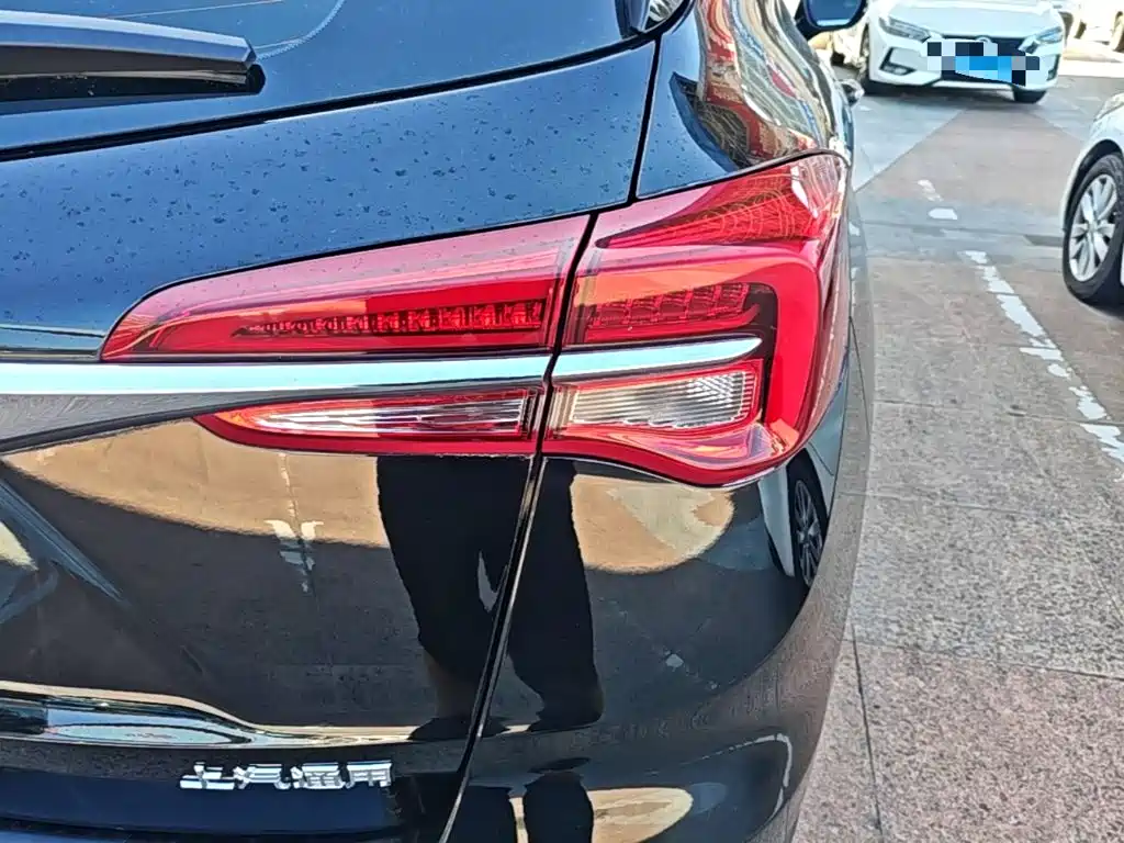 Buick Envision Plus — миниатюра 8