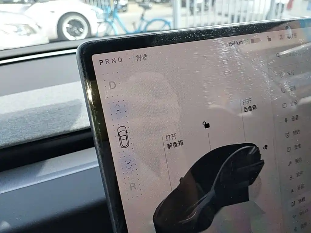 Tesla Model 3 — миниатюра 14