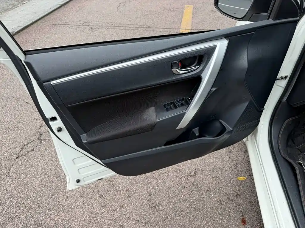 Toyota Corolla — миниатюра 6